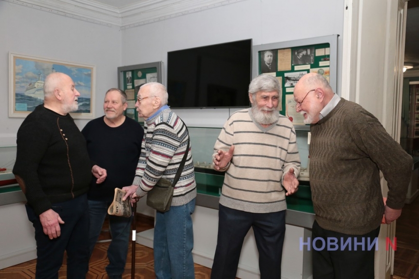 «Біле вітрило, лети над хвилями»: у Миколаївському музеї зустрілися легендарні «Ікарівці» (фото, відео)