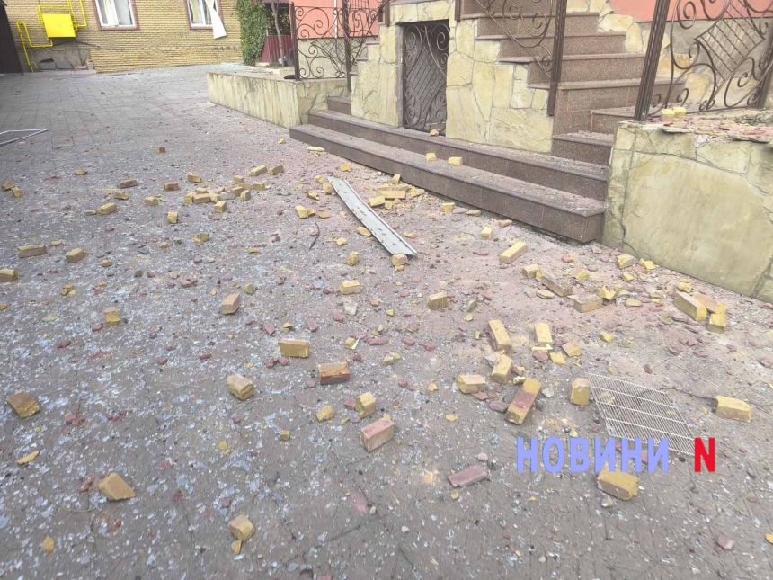 Первые фото последствий ракетного обстрела Николаева