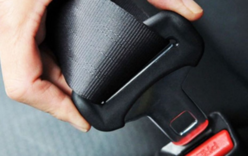 На ременях безпеки в автомобілях виявили «секретну» кнопку