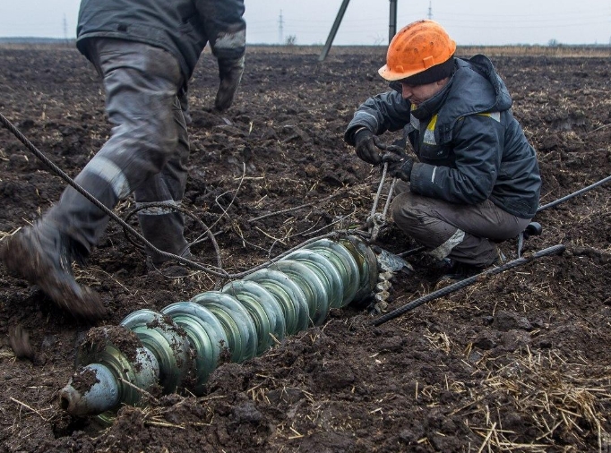 Окупанти влучили у важливі об'єкти Кривого Рогу: вводять графіки відключення світла