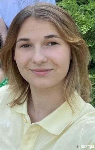 Вышла из дома в центре Николаева и пропала: разыскивают 15-летнюю Веру