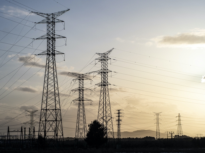 Енергетики повністю відновили електропостачання в Одеській області та Кривому Розі