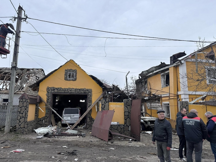 Нічна атака на Миколаїв: у «Червоному хресті» показали, як рятували постраждалих (фото)