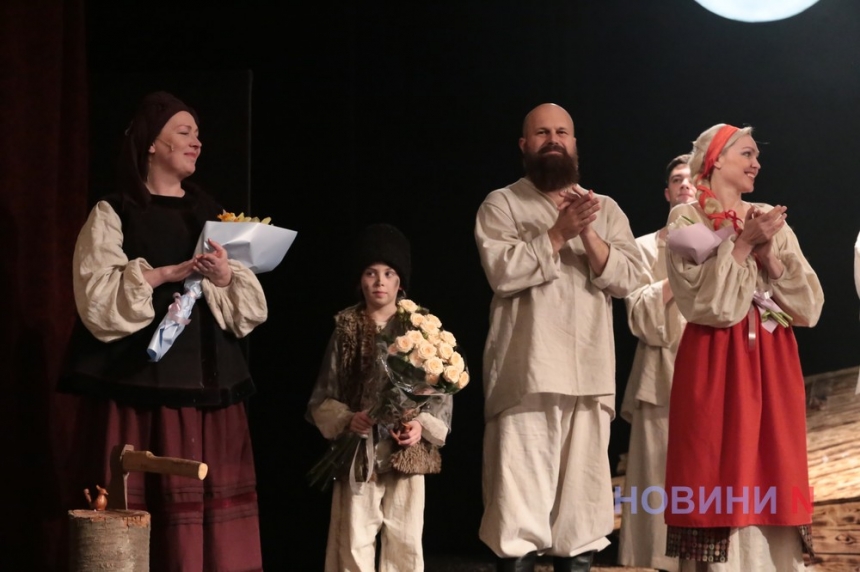 «Катерина»: на сцене николаевского театра состоялся премьерный показ пластической драмы по мотивам поэмы великого Кобзаря (фоторепортаж)