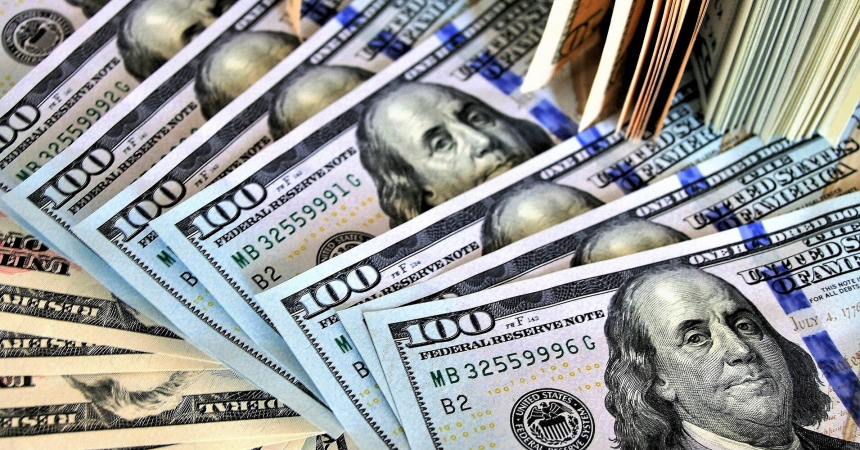 Долар подешевшав: нові курси обміну валют