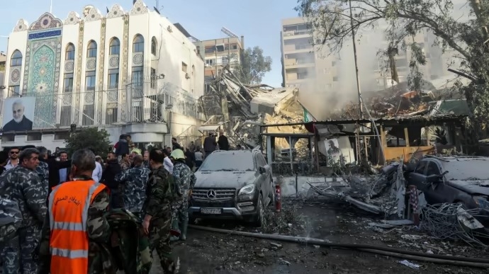 Ізраїль розбомбив консульство Ірану в Сирії, вбивши іранського командира, - ЗМІ