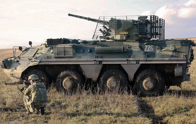 Військові ЗСУ показали рідкісний український БТР-4 «Буцефал» (відео)