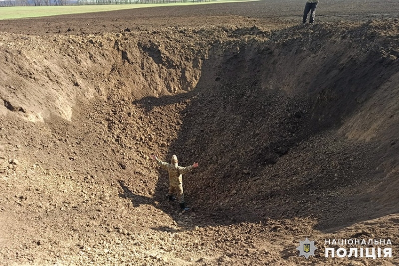 В Хмельницкой области саперы уничтожили полтонны взрывчатки с ракеты «Искандер-М» (видео)