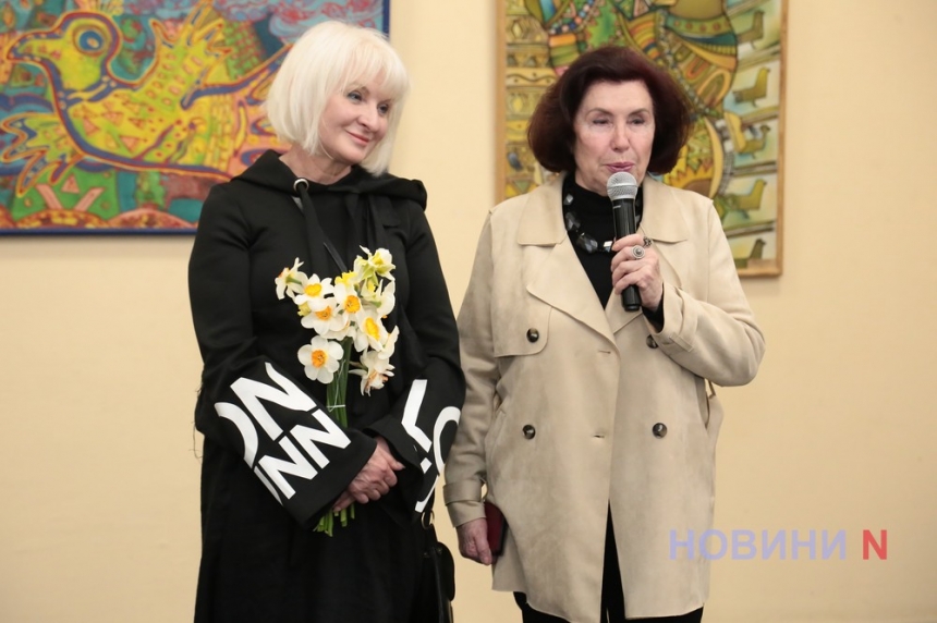 Краса природи у батику: в Миколаєві відкрилася виставка учнів художньої школи (фото)