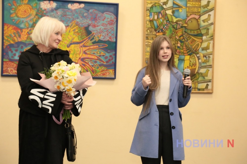Красота природы в батике: в Николаеве открылась выставка учащихся художественной школы (фото)