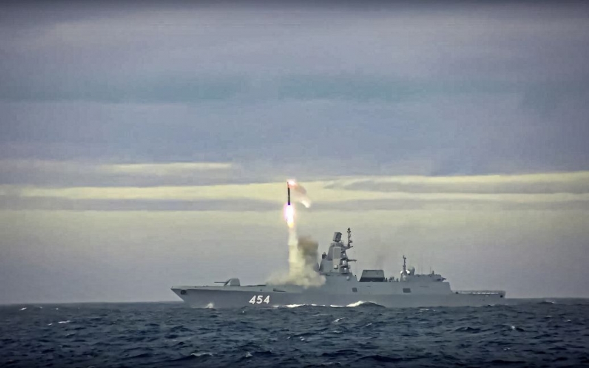 Росія вивела в Чорне море ракетоносій