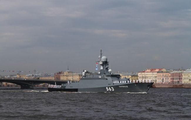 В Калининградской области горел российский ракетный корабль "Серпухов"