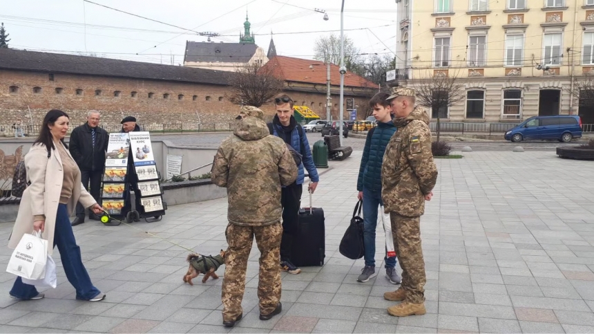 У украинцев требуют документы на улице — какие есть шесть законных оснований