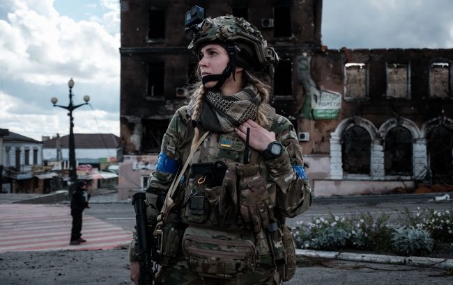 Times написало про плани мобілізувати жінок до ЗСУ — в Україні відреагували