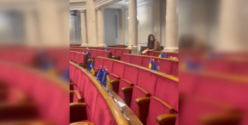 Депутати ігнорують законопроєкт про мобілізацію: зала Ради практично порожня (відео)