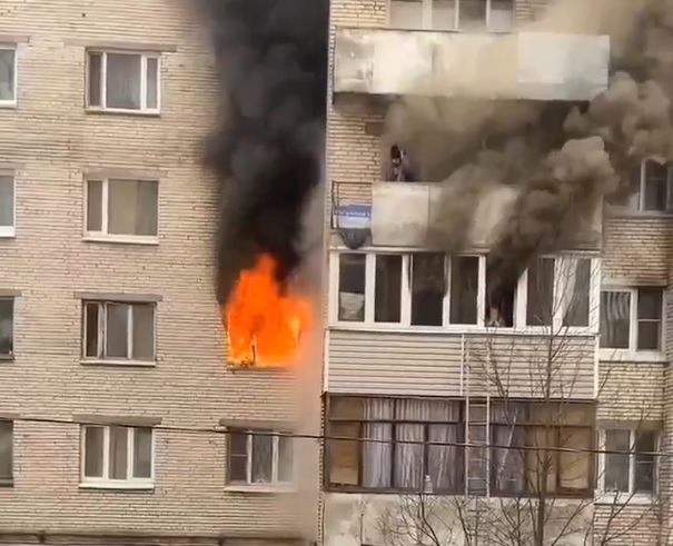 У Миколаєві виникла пожежа у дев'ятиповерхівці: ледь не загинула жінка