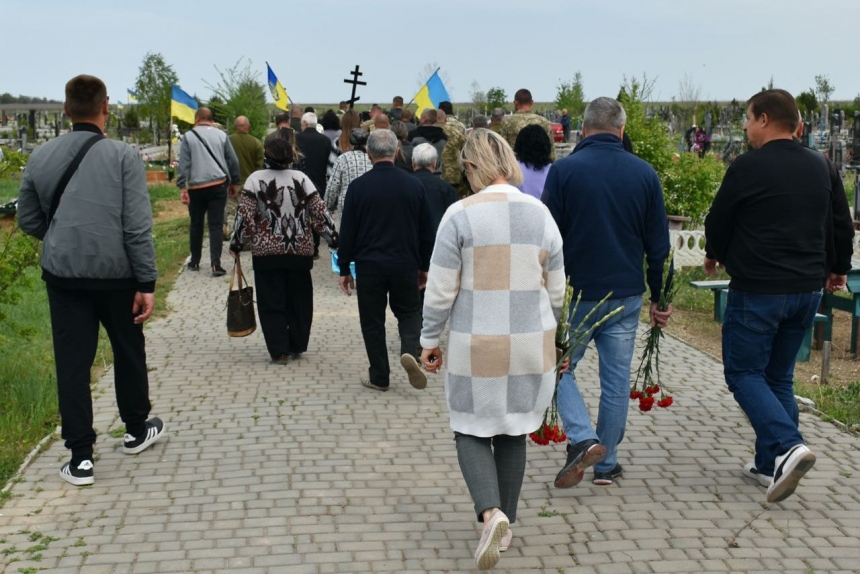 В Снигиревке простились с военным, погибшим в Донецкой области