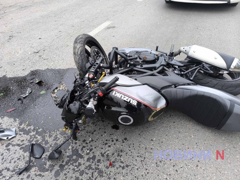 На Намыве в Николаеве инкассаторский автомобиль сбил мотоциклиста