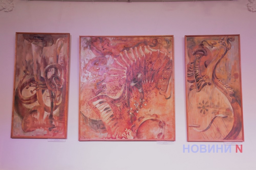«Весняний настрій»: открылась выставка работ семьи известных николаевских художников (фоторепортаж)