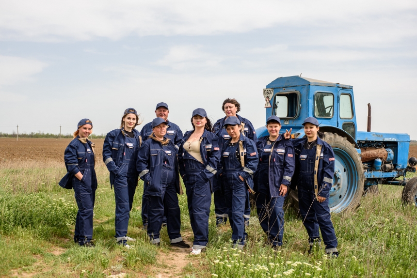 Чоловіків замінять жінки: на Миколаївщині запустили курси для трактористок