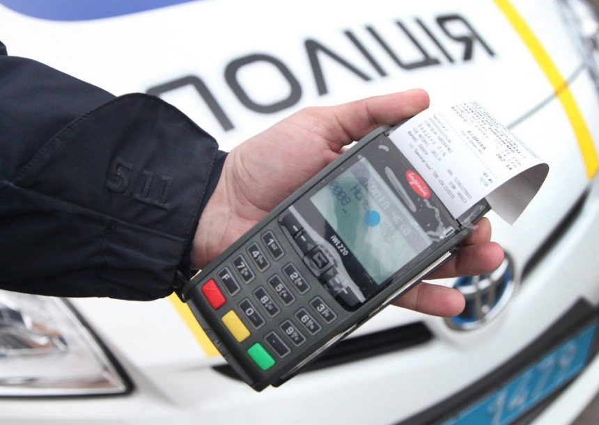 Для українських автовласників готують нові штрафи: озвучено суми