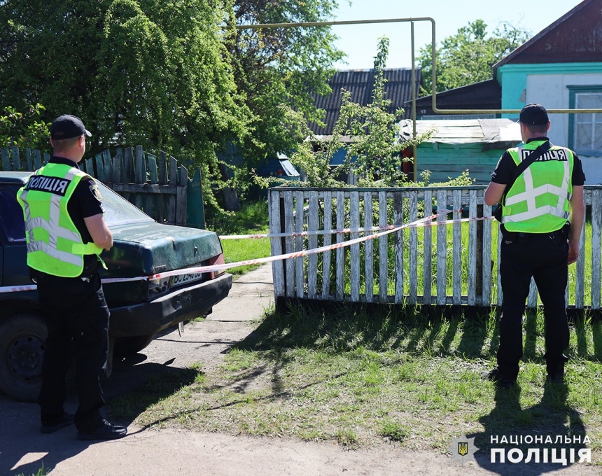 На Житомирщині знайшли застреленими 7-річну дитину, жінку та чоловіка