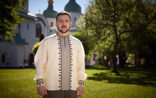 Зеленский обратился к украинцам в день Пасхи (видео)