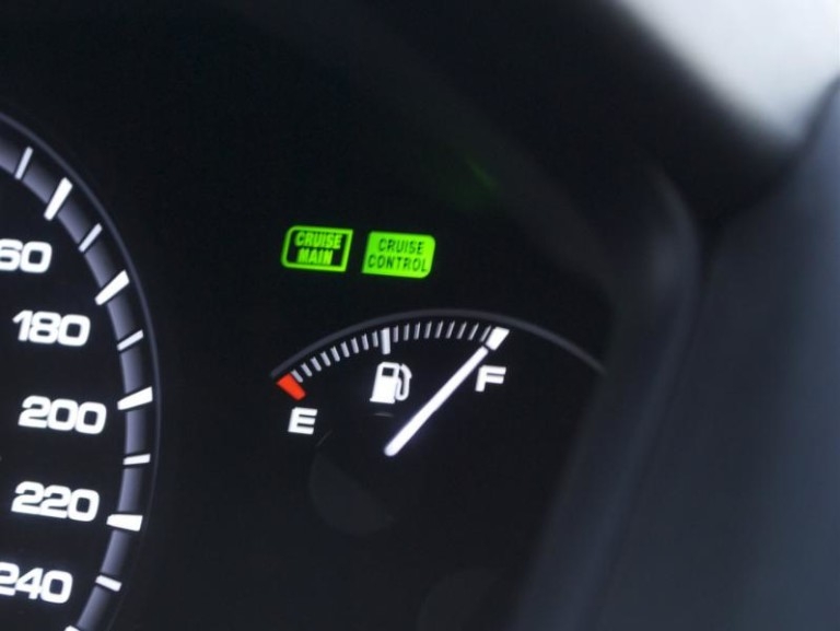 Як суттєво зменшити витрати палива у автівці: водіям назвали ефективні способи
