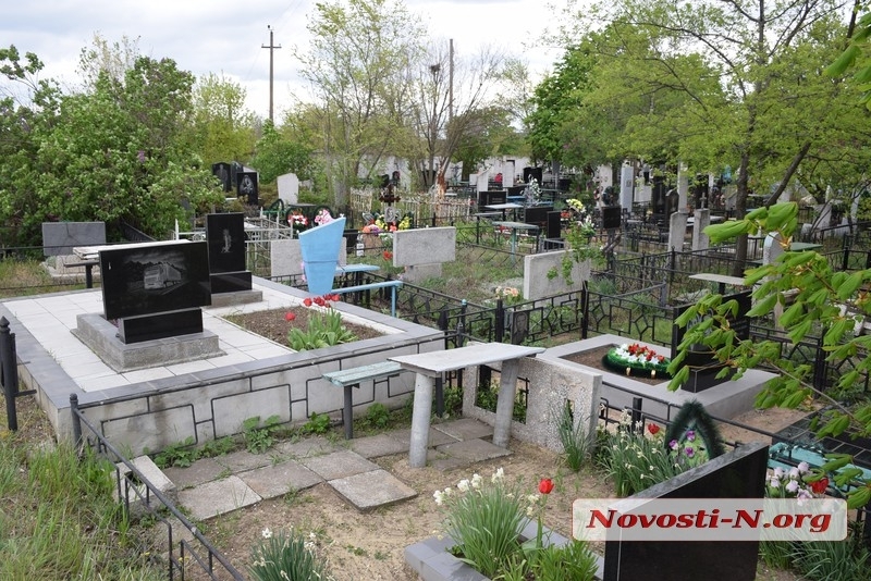 В поминальное воскресенье в Николаеве запустят автобусы к кладбищам: расписание