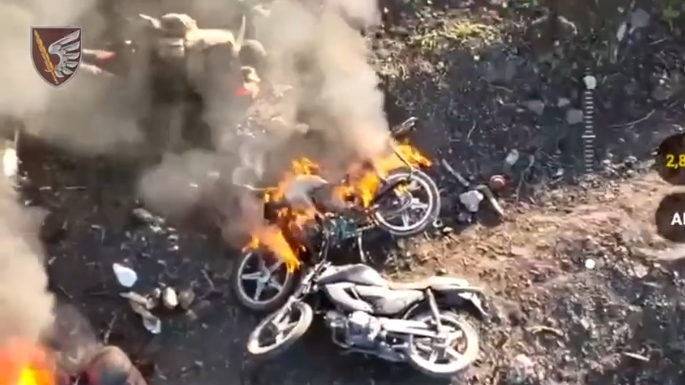 «Выписали по штрафу»:  ​​миколаївські десантники знищили окупантів на мотоциклах (відео)
