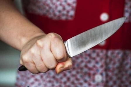 В Одесі жінка завдала ножових поранень власній доньці