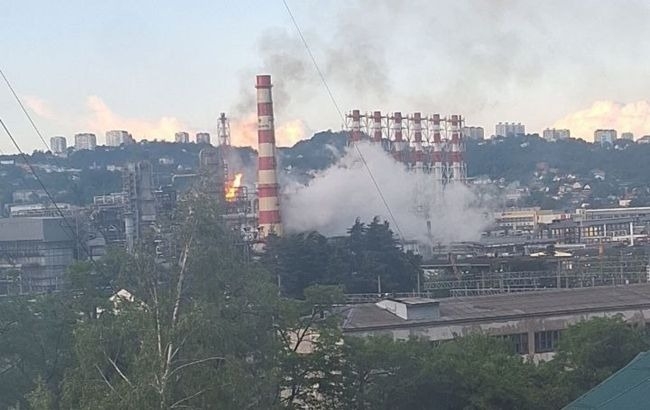 На НПЗ в Туапсе произошел пожар из-за удара дронов (видео)