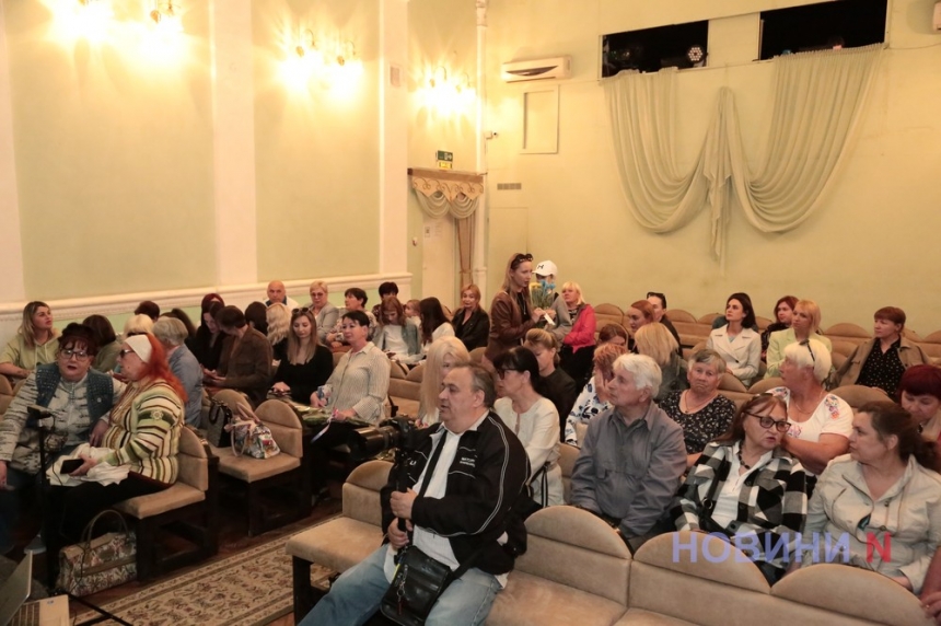  Взрослая история детскими устами – в Николаеве прошла премьера моноспектакля «10 км» (фото, видео)