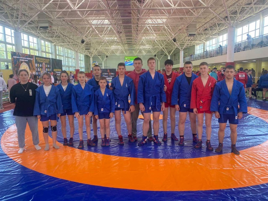 Николаевские самбисты завоевали 9 медалей на всеукраинском турнире