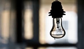 У Миколаєві та області почали відключати електрику: хто без світла