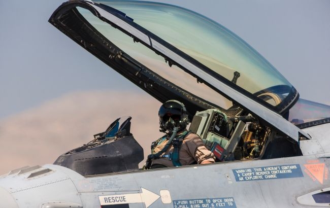 У США перші українські пілоти завершили навчання на F-16