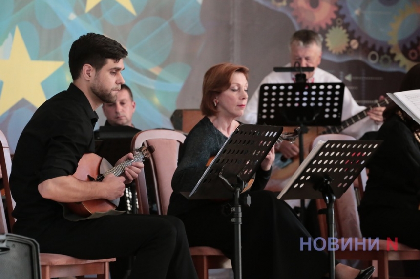 Таланты Украины: в Николаеве отметили закрытие конкурса «Золотая струна» (фоторепортаж)