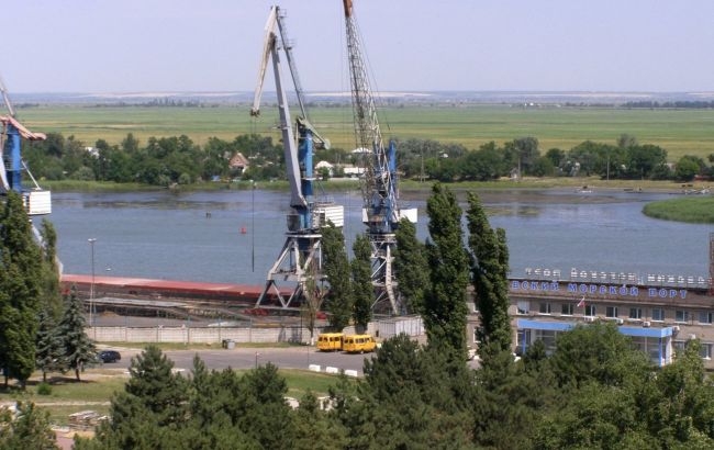 В Ростовской области загорелся порт, где грузят краденное украинское зерно (видео)