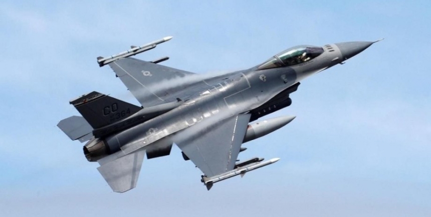 Истребители F-16 скоро доставят в Украину, - премьер Дании