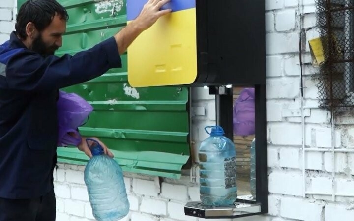 У Миколаєві відновили роботу точки безкоштовної видачі води