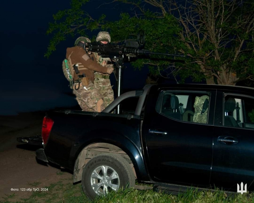 Бійці миколаївської бригади ТрО показали, як «полюють» на «Шахеди» (фоторепортаж)