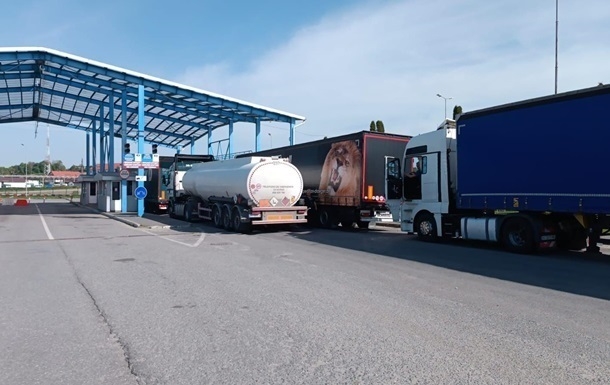 На границе с Украиной поляки разблокировали движение грузовиков 