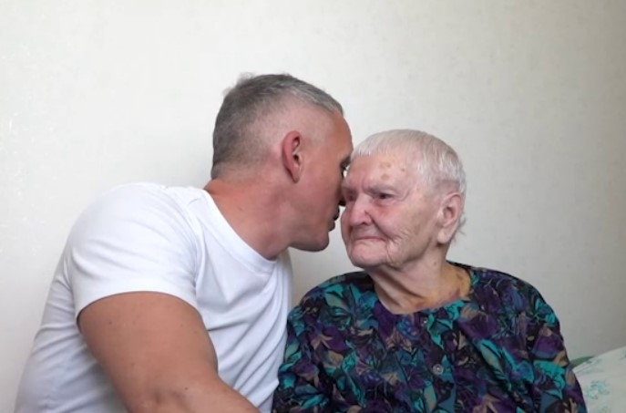 Жительнице Николаева исполнилось 100 лет: Сенкевич приехал поздравить