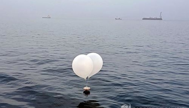 Северная Корея запустила более трехсот воздушных шаров с мусором в сторону Южной Кореи