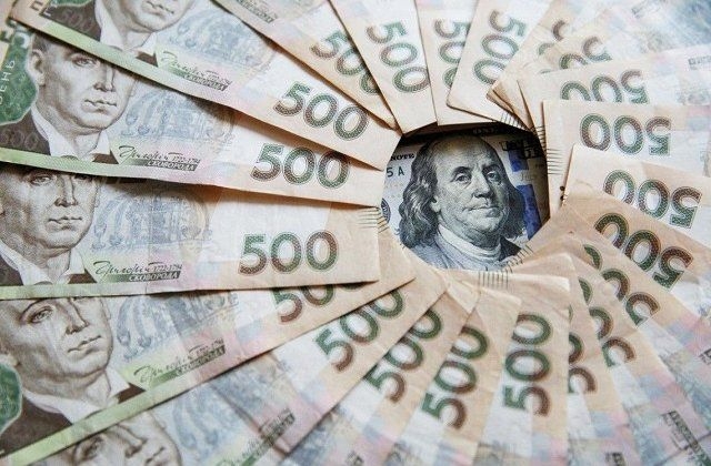 В николаевских банках и обменниках возник дефицит гривны