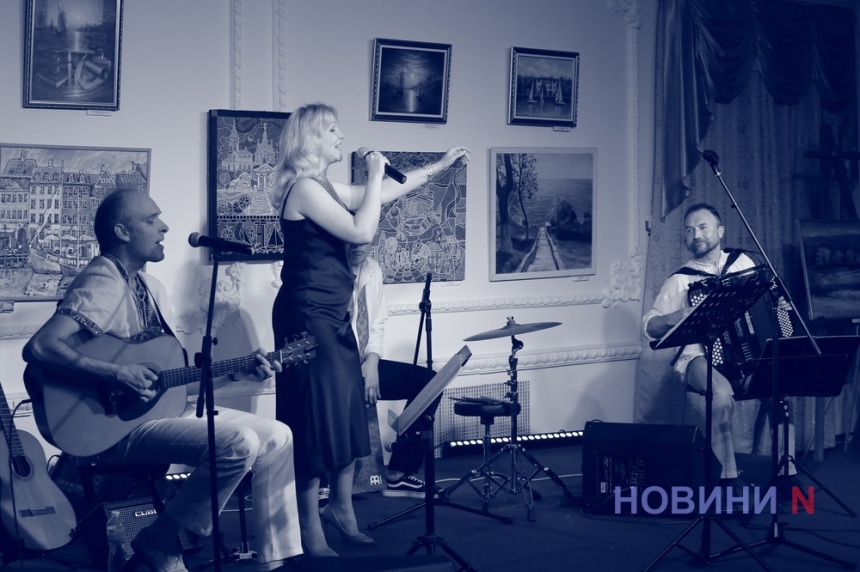 Літній вечір із «Acoustic band»: миколаївців порадували концертом (фоторепортаж)