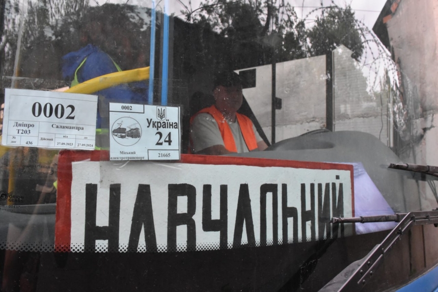 В Николаеве будущих водителей электротранспорта учили управлять троллейбусами «Днепр»
