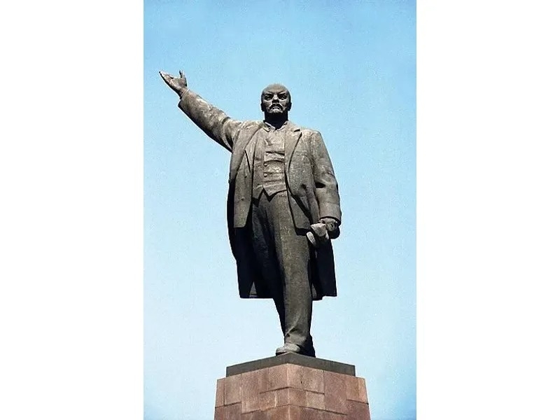 В Запорожье на аукционе продают бронзовый памятник Ленину, стартовая цена – 10 млн грн