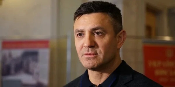 Тищенко во время обысков разбил свой телефон, чтобы не отдавать правоохранителям (видео)