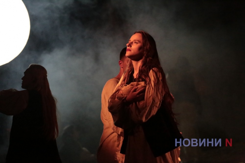В николаевском театре завершили 101-й сезон показом спектакля «Катерина» (фоторепортаж)